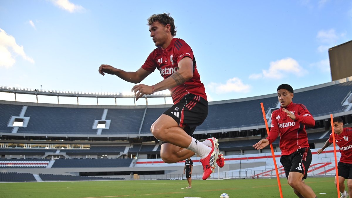 River Plate busca ascender en la tabla de la liga de Argentina.