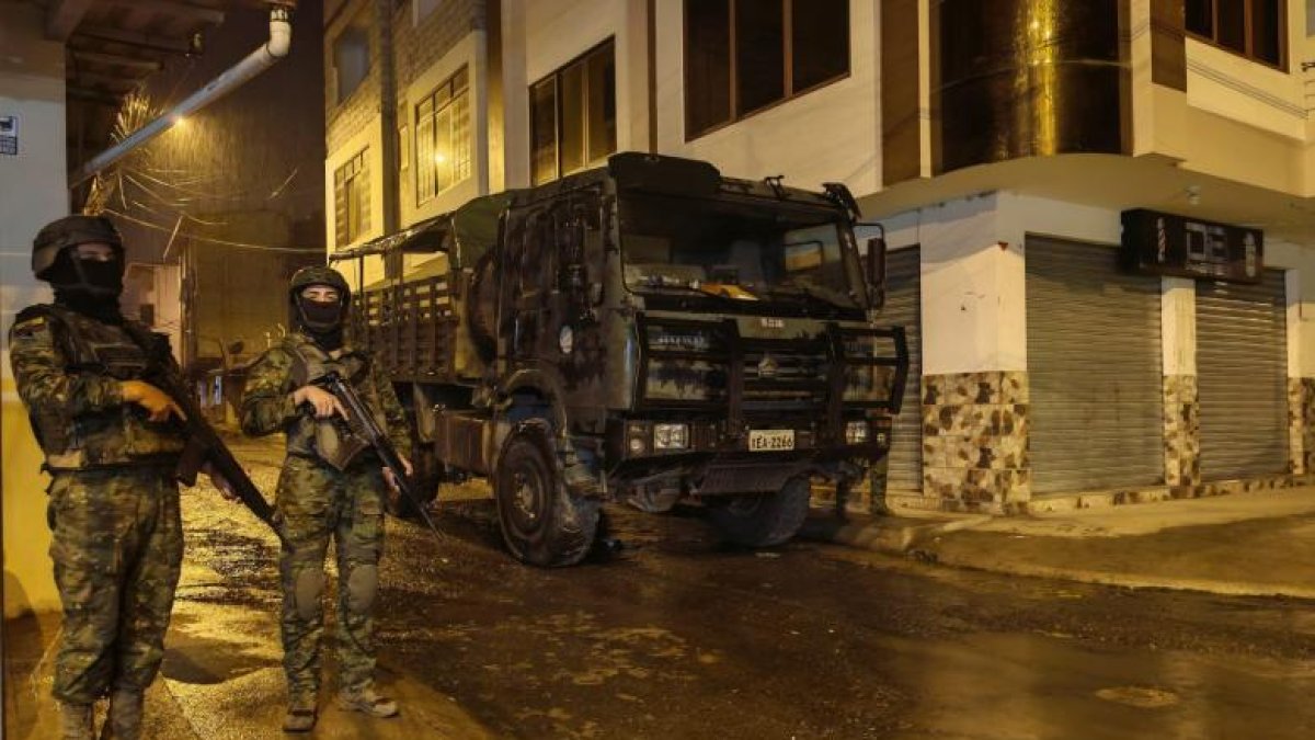 Toque de queda en Ecuador marzo 2026: el Gobierno anunció la restricción de movilidad nocturna en cuatro provincias como parte de la lucha contra el crimen organizado.
