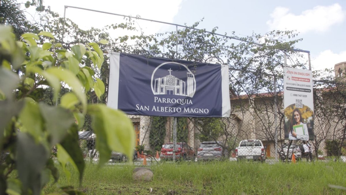 En la parroquia se vienen realizando misas de cuerpo presente.