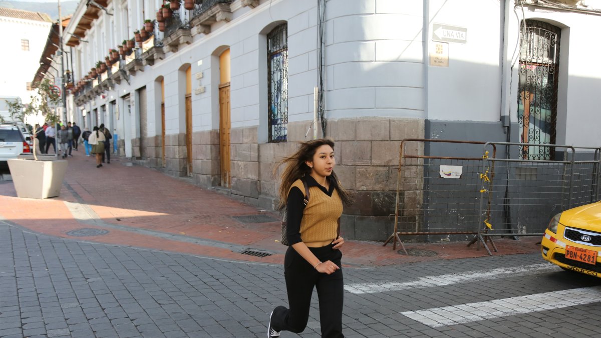 Ir con apuro y casi trotando se ha convertido en la normalidad de los transeúntes.