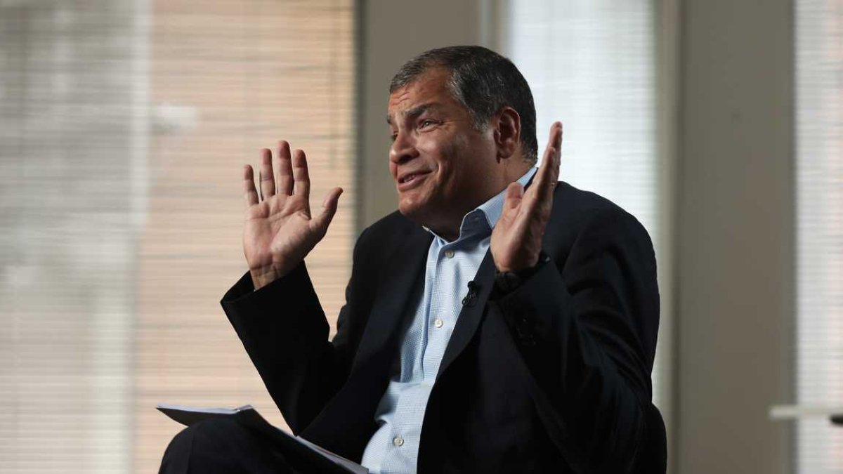 Imagen de archivo del expresidente Rafael Correa, convocado por la Fiscalía a rendir versión en el caso Villavicencio.