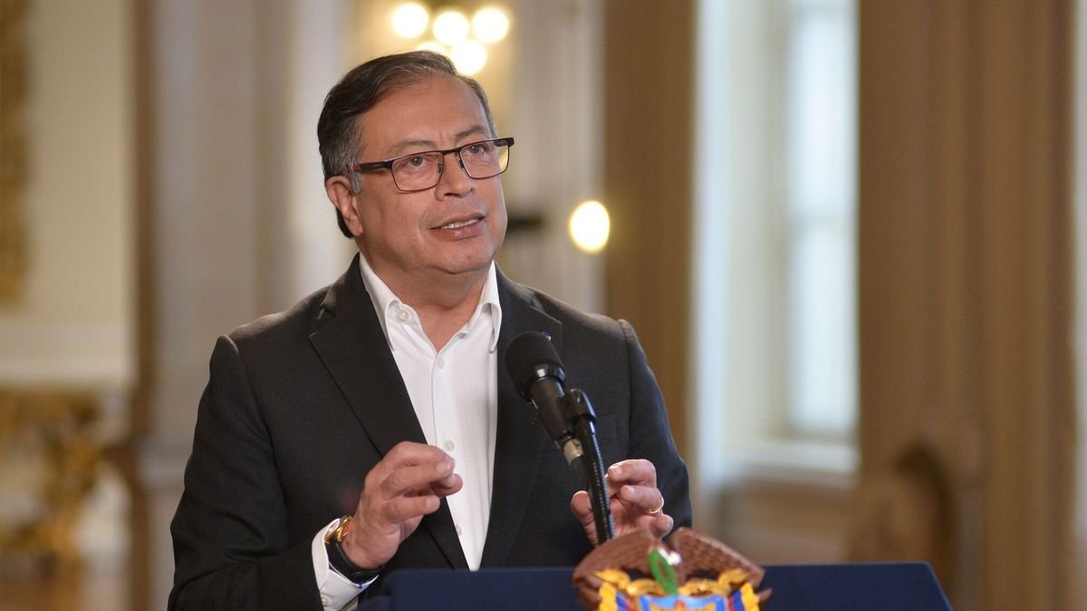 Gustavo Petro denunció supuesto bombardeo en la frontera.