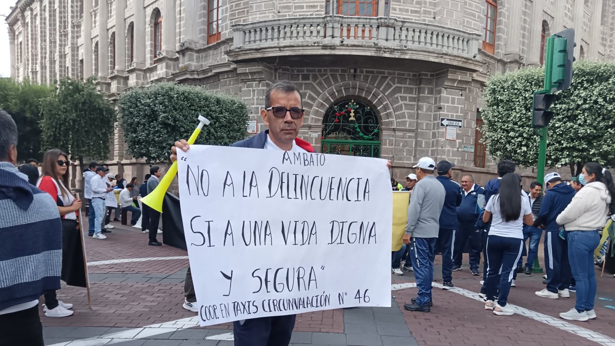 EL GREMIO DE TAXISTA EN AMBATO REPORTA AL MENOS DOS ASALTOS DIARIOS A CONDUCTORES EN EL CANTÓN.