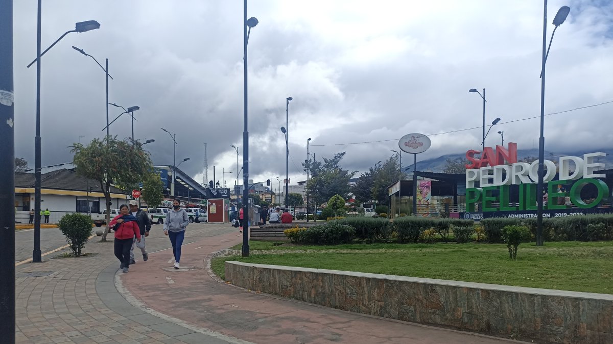 En el centro del cantón Pelileo se ejecutó el operativo policial que permitió ubicar a la adolescente desaparecida desde hace 20 días en Taisha.