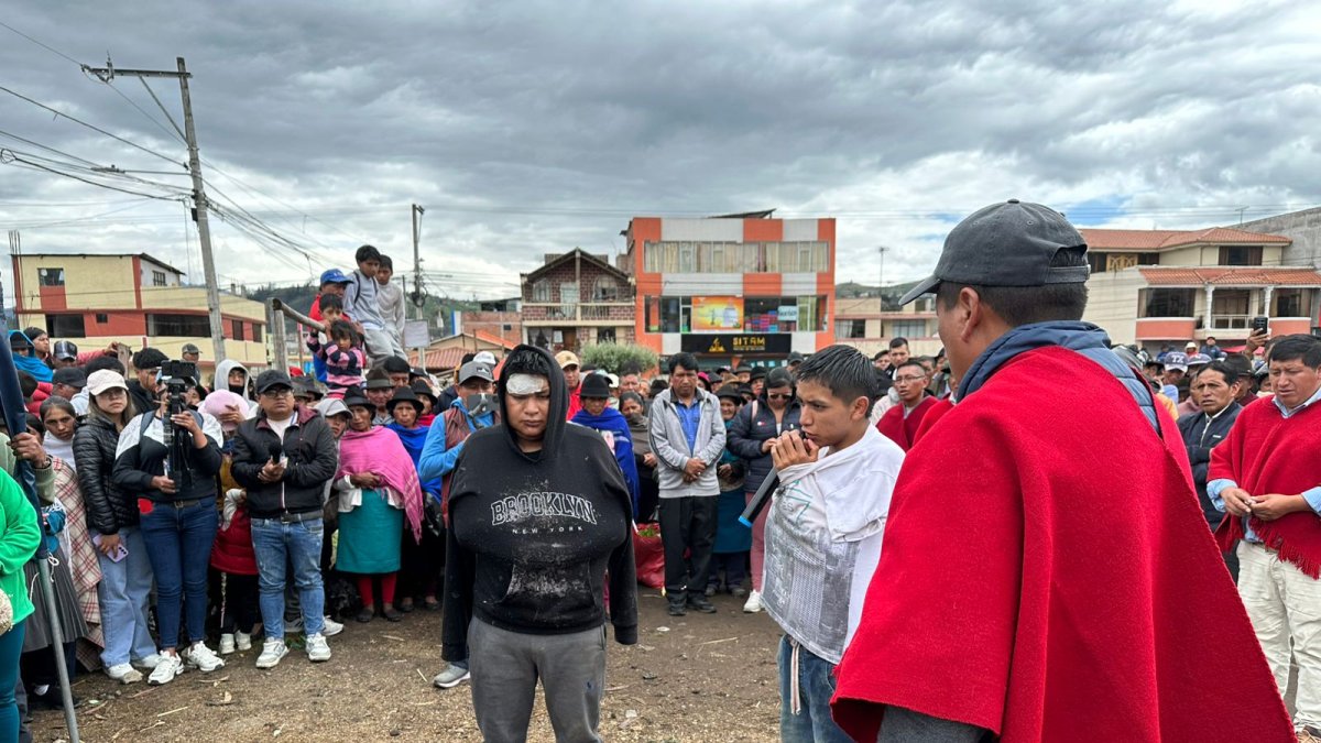 Los directivos indígenas, tanto de Quisapincha como de Chibuleo, después de la respectiva asamblea aplicaron la purificación indígena a sospechosos de robo y a libadores.