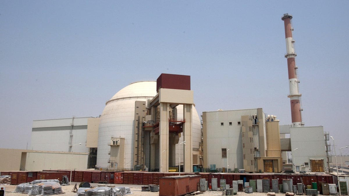 La central nuclear de Bushehr, en la costa iraní del Golfo Pérsico, que ha sido alcanzada por un proyectil, según informa este miércoles el Organismo Internacional de Energía Atómica (OIEA).