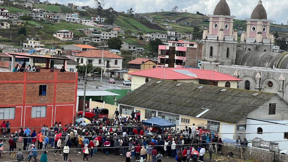 En comunidades indígenas hacen vigilancia.