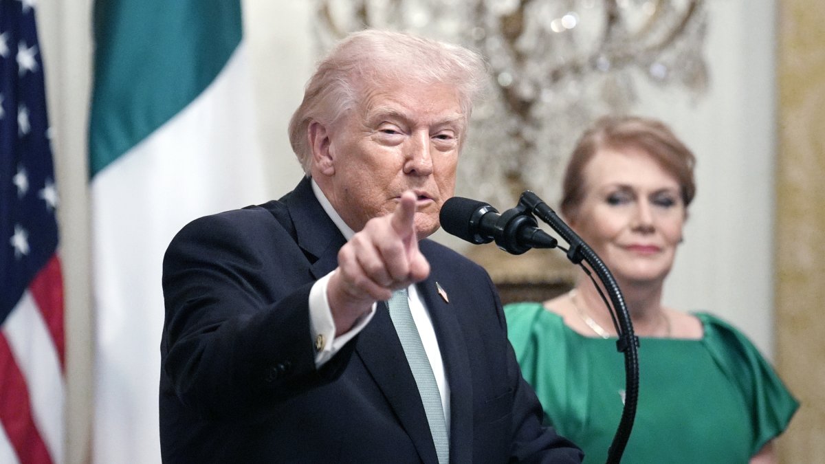 El presidente de Estados Unidos, Donald Trump (izq.), en una fotografía de archivo.