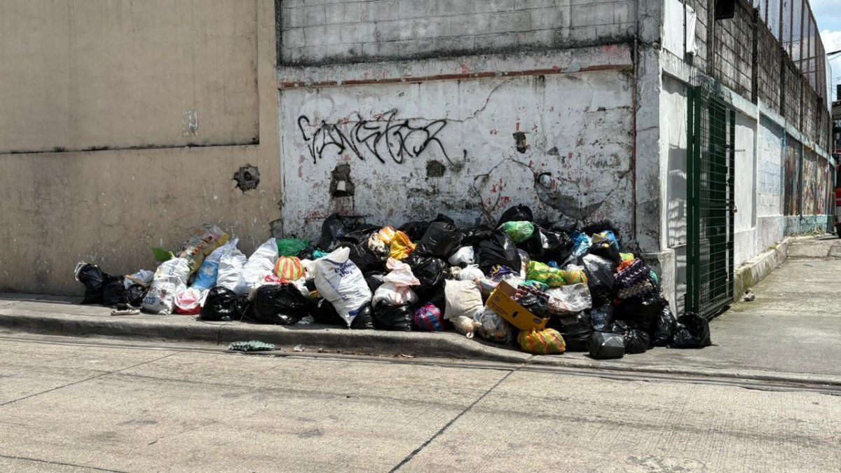 La basura se acumula en Mapasingue Este.