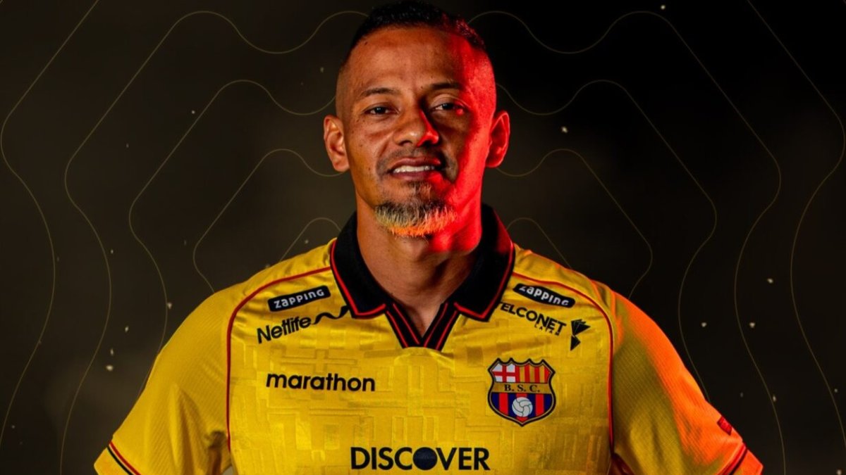 El volante ecuatoriano Jefferson Intriago jugará en Barcelona en la temporada 2026.