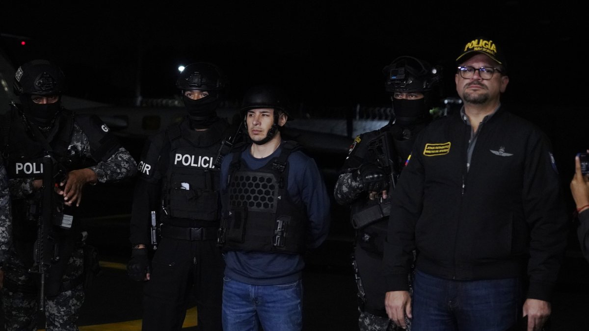 El líder de la organización criminal Los Lobos llegó a Guayaquil luego de ser expulsado de Colombia.