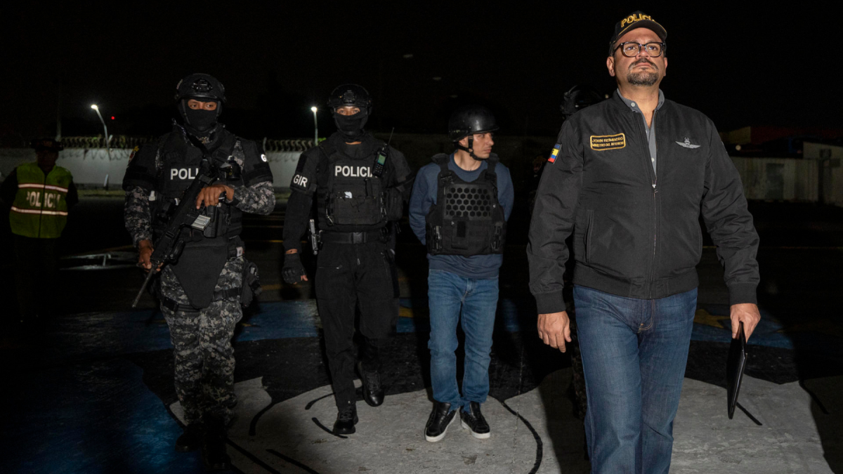 John Reimberg (der.), ministro ecuatoriano, en una foto del 19 de marzo de 2026.