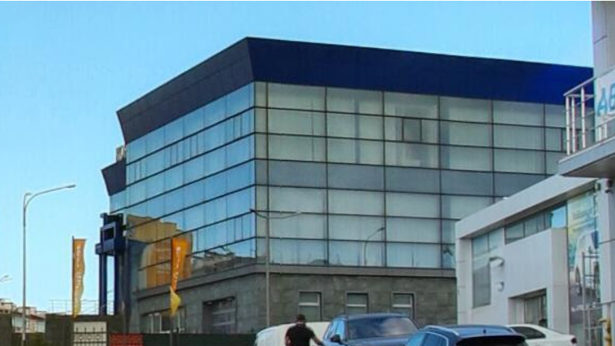 Drones ucranianos impactan una instalación militar en Sebastopol, Crimea, en un ataque que dejó graves daños y versiones contradictorias