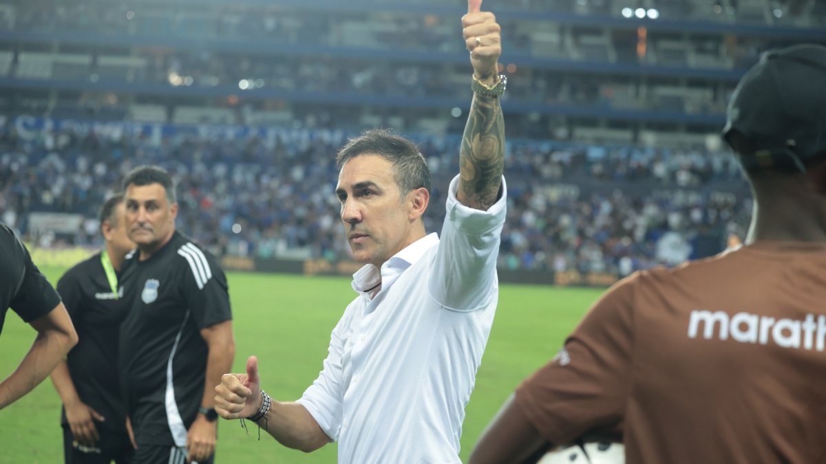 Vicente Sánchez, entrenador de Emelec.