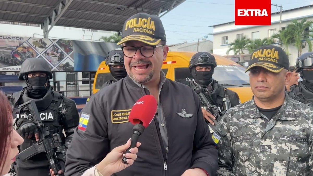 Una red de lavado de activos fue desarticulada en Ecuador. Son once los detenidos, incluido un oficial de la Policía.