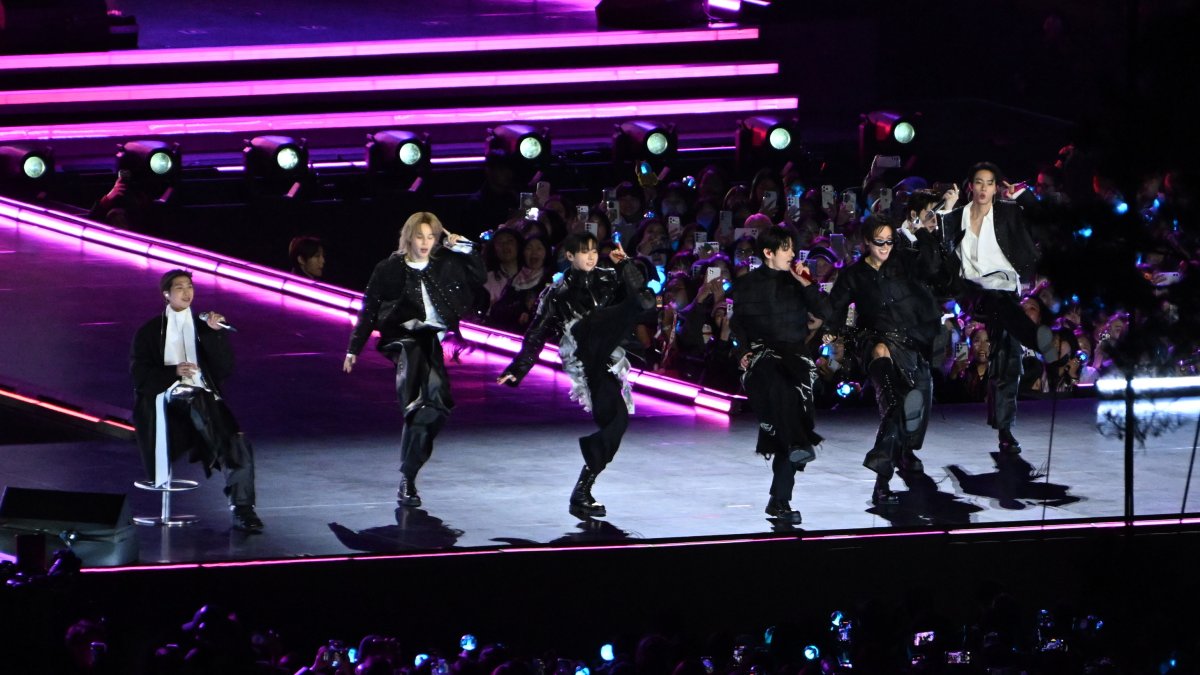 BTS durante su esperado regreso en Seúl.