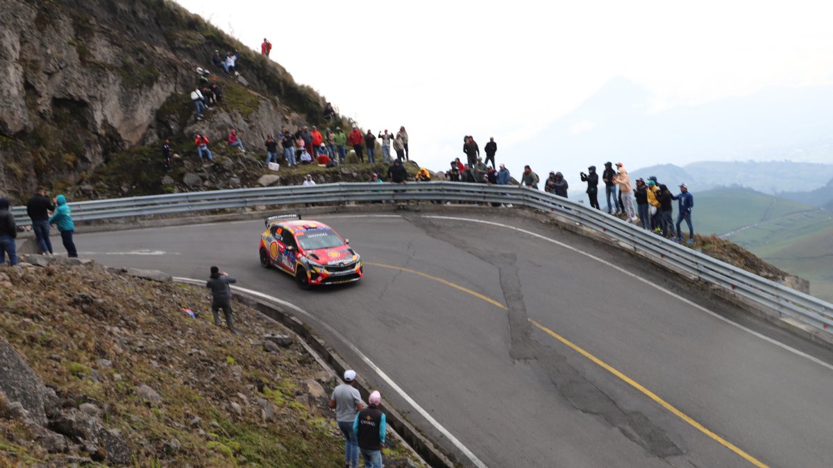 Entre las nubes de Mula Corral, a 4.172 metros sobre el nivel del mar, los pilotos sortearon condiciones extremas.