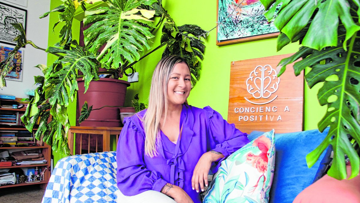 Anita Rivas saca a la gente a bailar para olvidarse del miedo que aprieta.