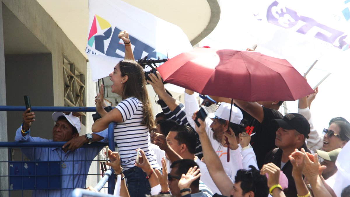 Fiorella Icaza, esposa del alcalde de Guayaquil con gritos alentaba a su esposo para que todo salga bien