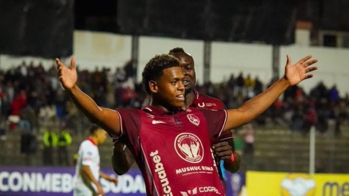 Mushuc Runa venció 2-0 a Emelec en Latacunga