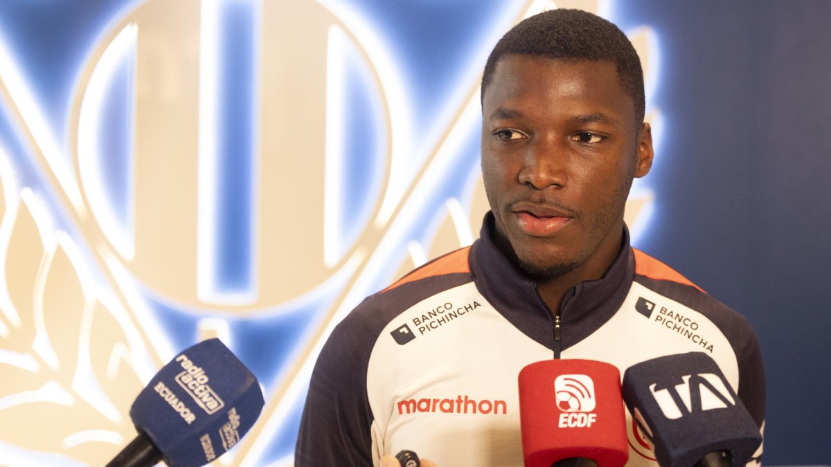 Moisés Caicedo, en diálogo con la prensa desde España, donde se entrena Ecuador.