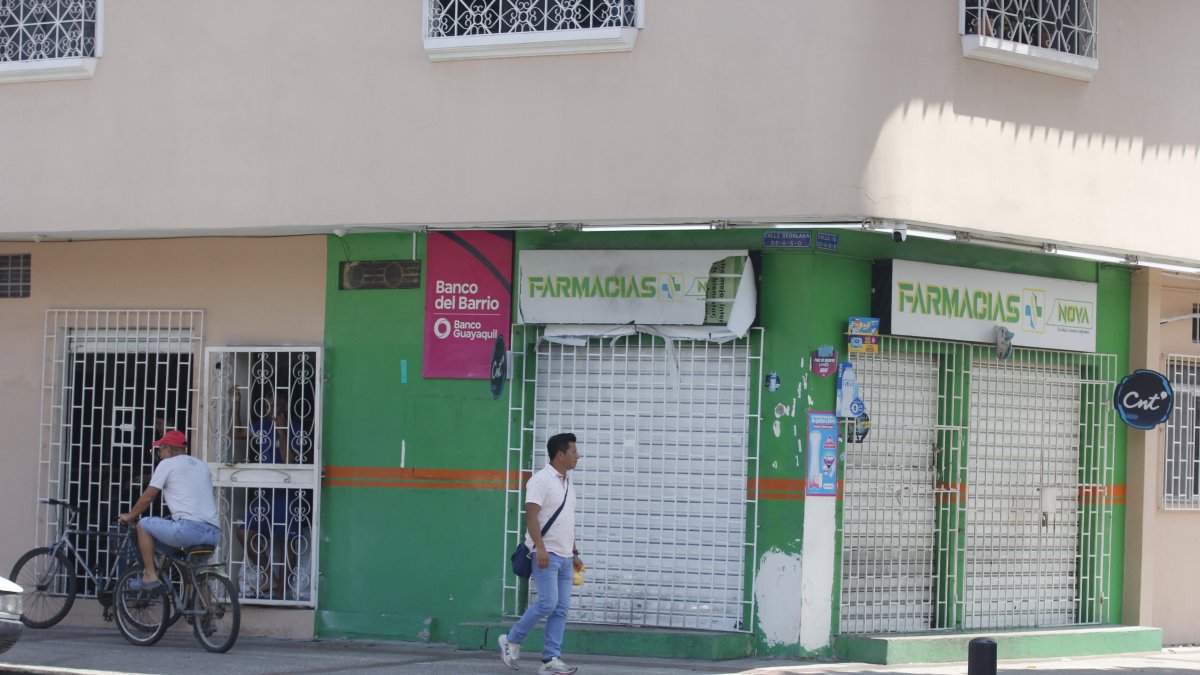 Los balas produjeron orificios en la estructura. Sería el tercer ataque.