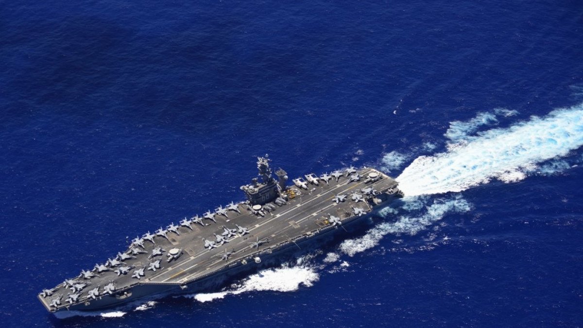 El despliegue del USS Nimitz busca reforzar la seguridad marítima y combatir el crimen organizado en la región.