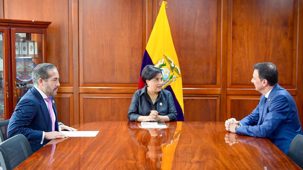 Gabriela Sommerfeld mantuvo una reunión con el Vicepresidente y Consejero de Economía, Trabajo y Empleo del Gobierno Vasco, Mikel Torres