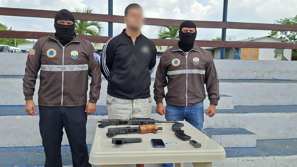 Un hombre fue aprehendido tras retirar armas en un local de encomiendas, en Portoviejo, capital de Manabí
