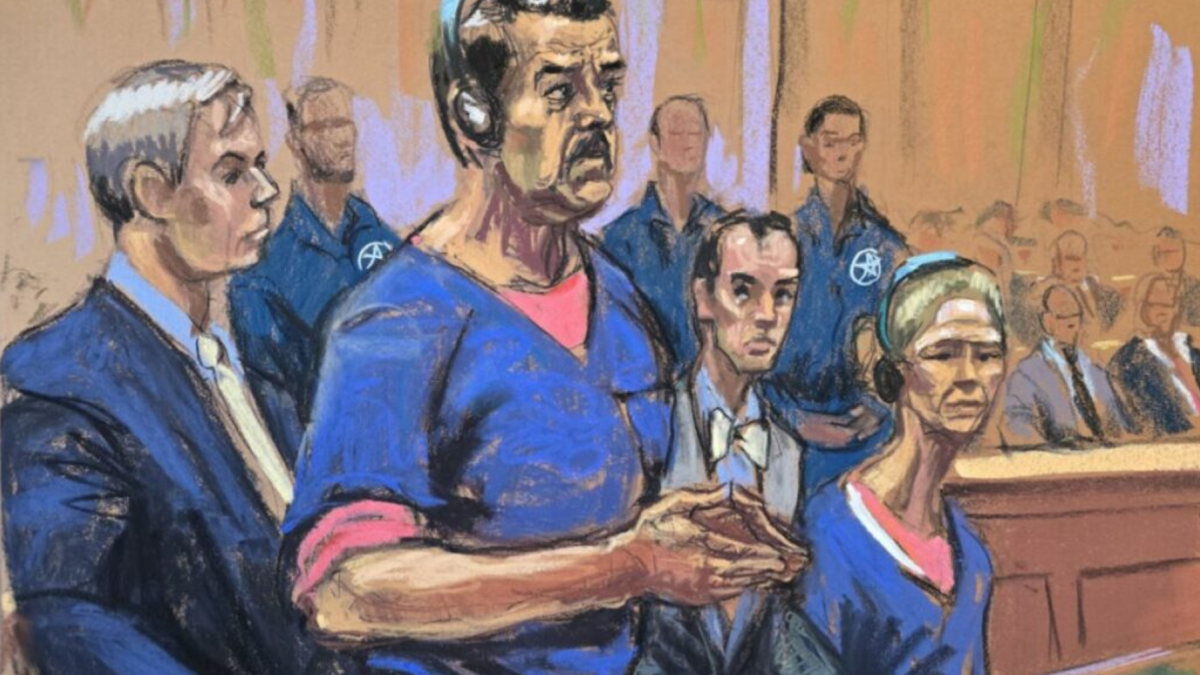 Nicolás Maduro (c), junto a su esposa,, Cilia Flores (d), compareciendo ante un tribunal federal en Nueva York (EE.UU.)