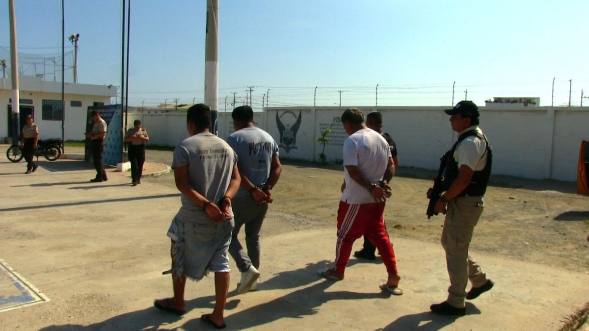 La aprehensión de los tres sospechosos se produjo la tarde del miércoles en el cantón La Libertad.