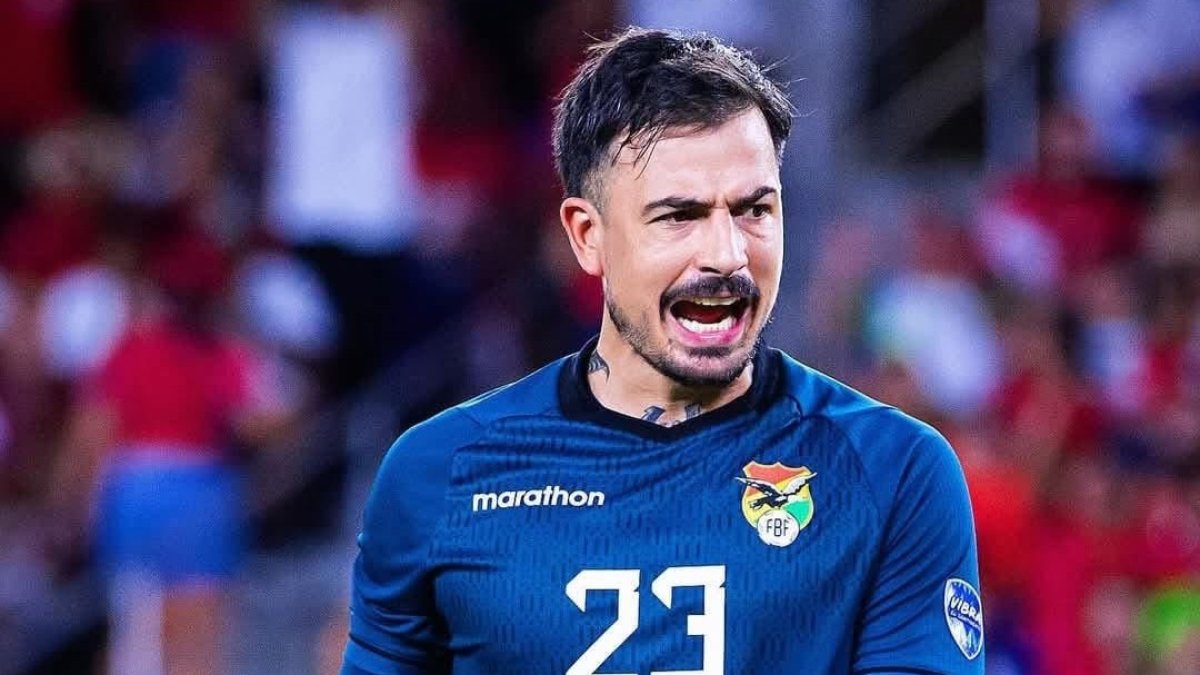 Guillermo Vizcarra entró titular con Bolivia ante Surinam por el repechaje rumbo al Mundial 2026