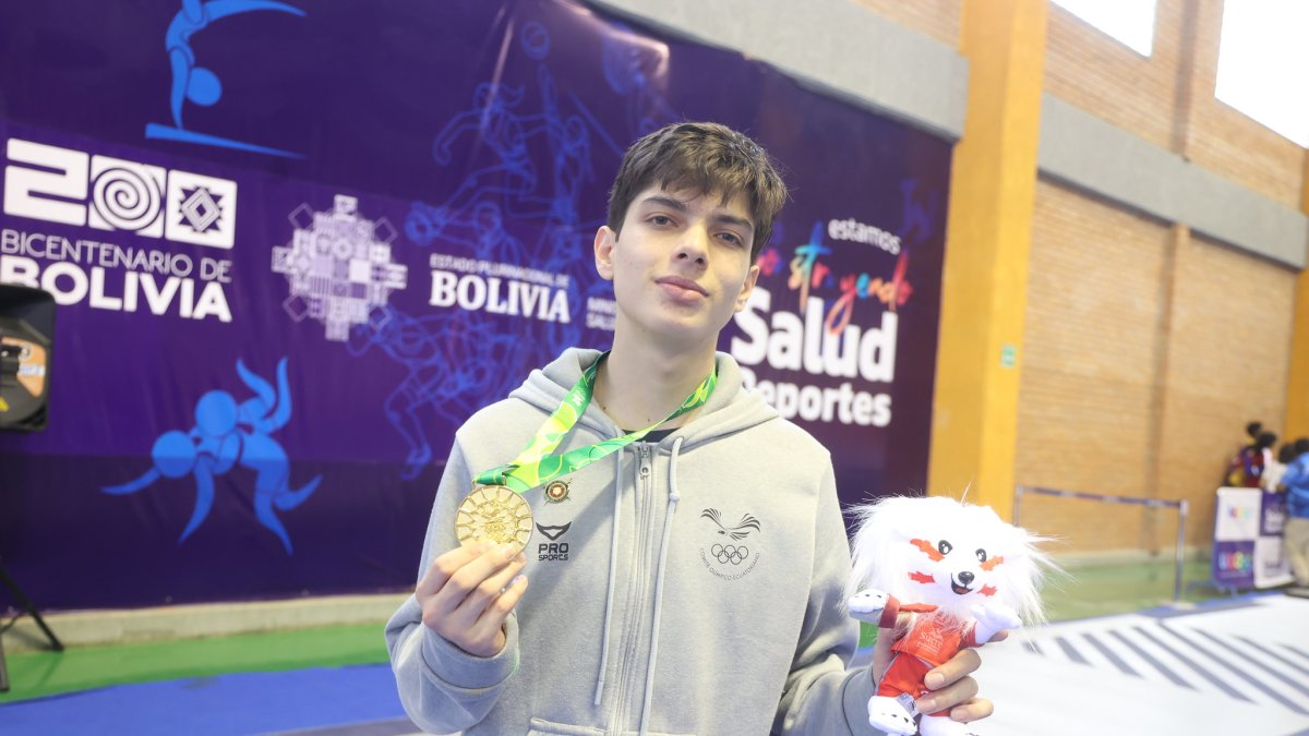 El esgrimista tricolor Tomás Aguinaga fue recientemente oro en Bolivia y llegará a los Juegos