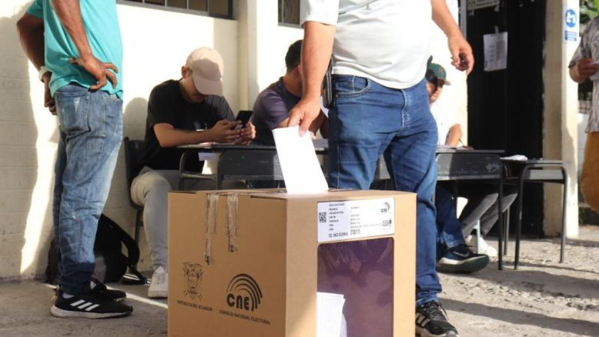 Si se aprueba el nuevo calendario del CNE, las organizaciones políticas deberán acelerar primarias y definir candidatos antes de agosto de 2026.