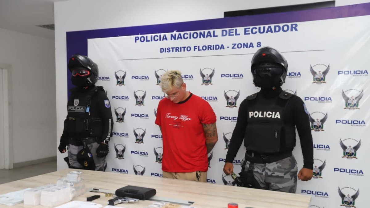 Cae supuesto tramitador: Usaba distribuidora de cerveza para falsificar sellos de tránsito