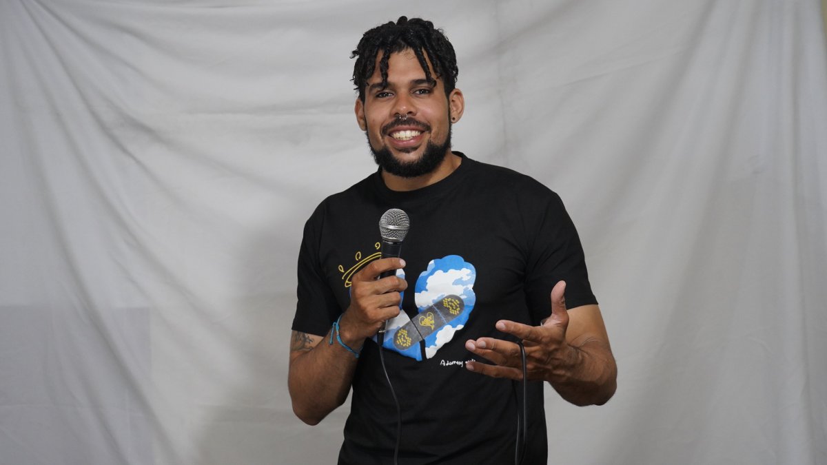 El humorista quiso ser rapero, pero sus amigos en su natal Maracay le decían que lo único que daba era risa.