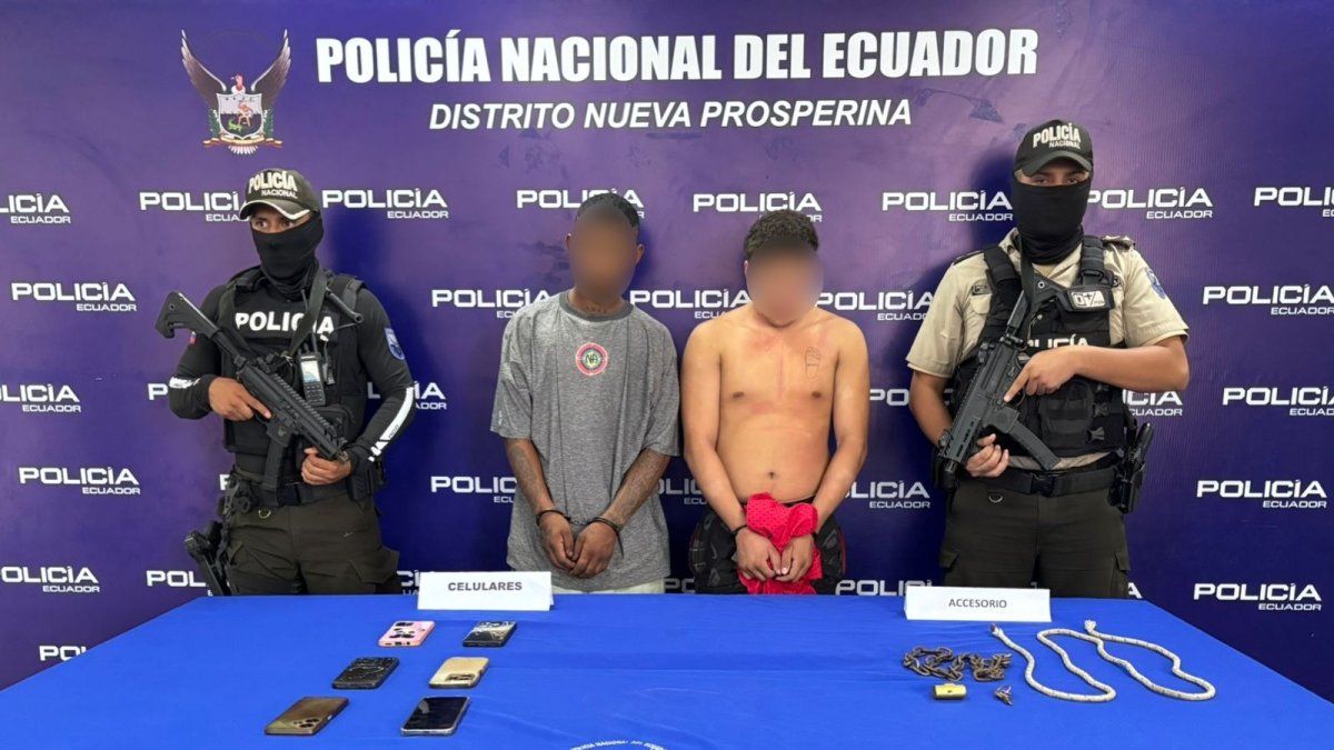 Los sospechosos fueron aprehendidos con varias evidencias.