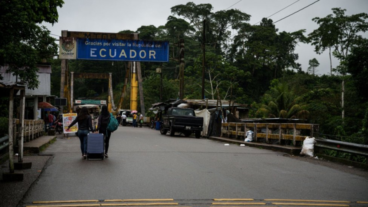 Las personas migrantes y las comunidades de acogida en las zonas fronterizas de Ecuador reciben servicios esenciales