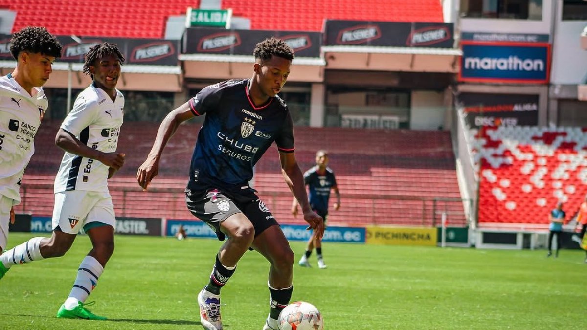 Johan Martínez, extremo de Independiente del Valle.