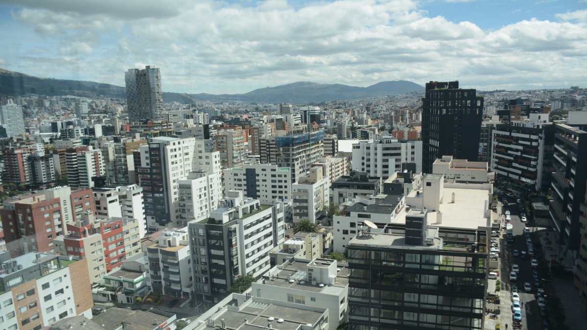 El hipercentro de Quito es el corazón financiero, comercial y residencial moderno de la ciudad, ubicado en el distrito Eugenio Espejo.