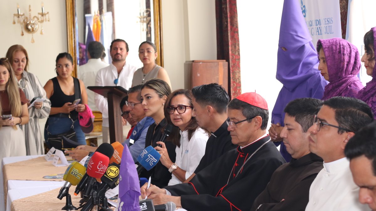 Autoridades civiles y de la Iglesia de Guayaquil explicaron  sobre lo coordinado para los recorridos de los penitentes.