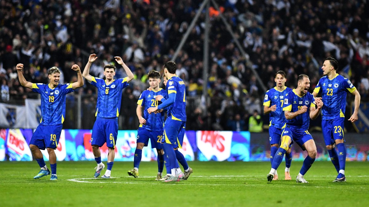 Los jugadores bosnios no pararon de celebrar una clasificación soñada ante la poderosa Italia.