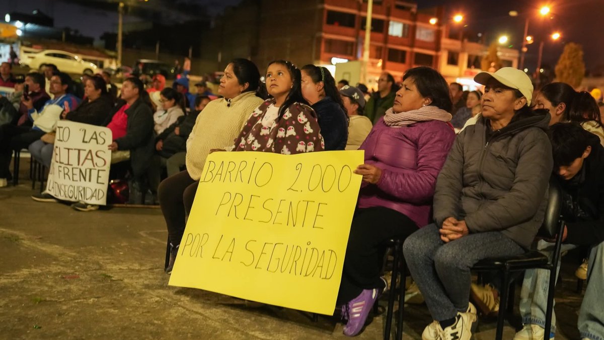 Representantes de las comunidades de Santa Rosa participaron en la mesa técnica de seguridad organizada para exigir resultados ante la ola delictiva que afecta a la parroquia.