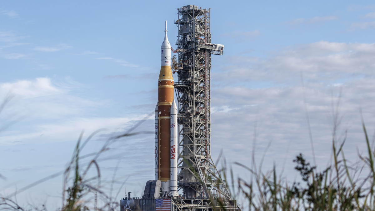 Lanzamiento de Artemis II en el Centro Espacial Kennedy: la NASA inicia su misión tripulada alrededor de la Luna tras más de 50 años.