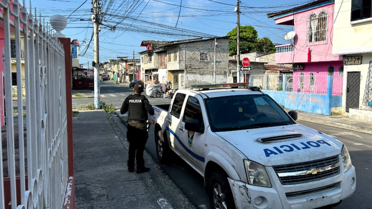 Personal policial levantó evidencias en la escena tras el ataque armado.