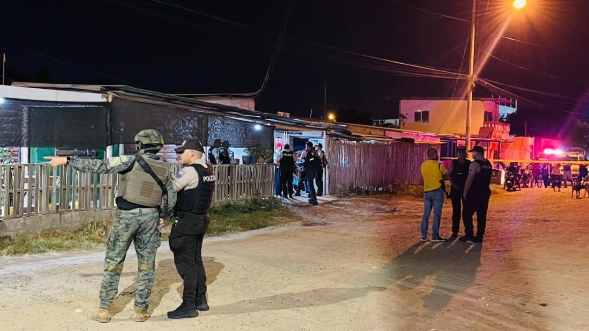 En el barrio Santa Ana, sujetos armados entraron a una casa y atacaron a padre e hijo.