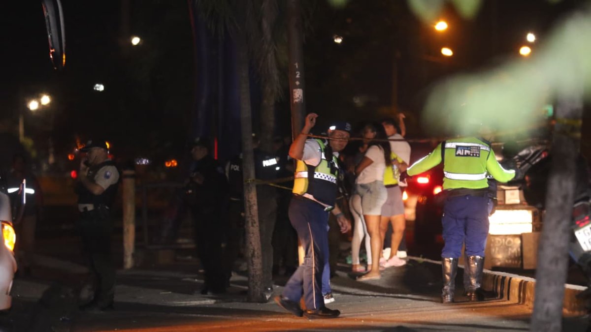 Triple crimen en la vía Perimetral, en Guayaquil, este 1 de abril.
