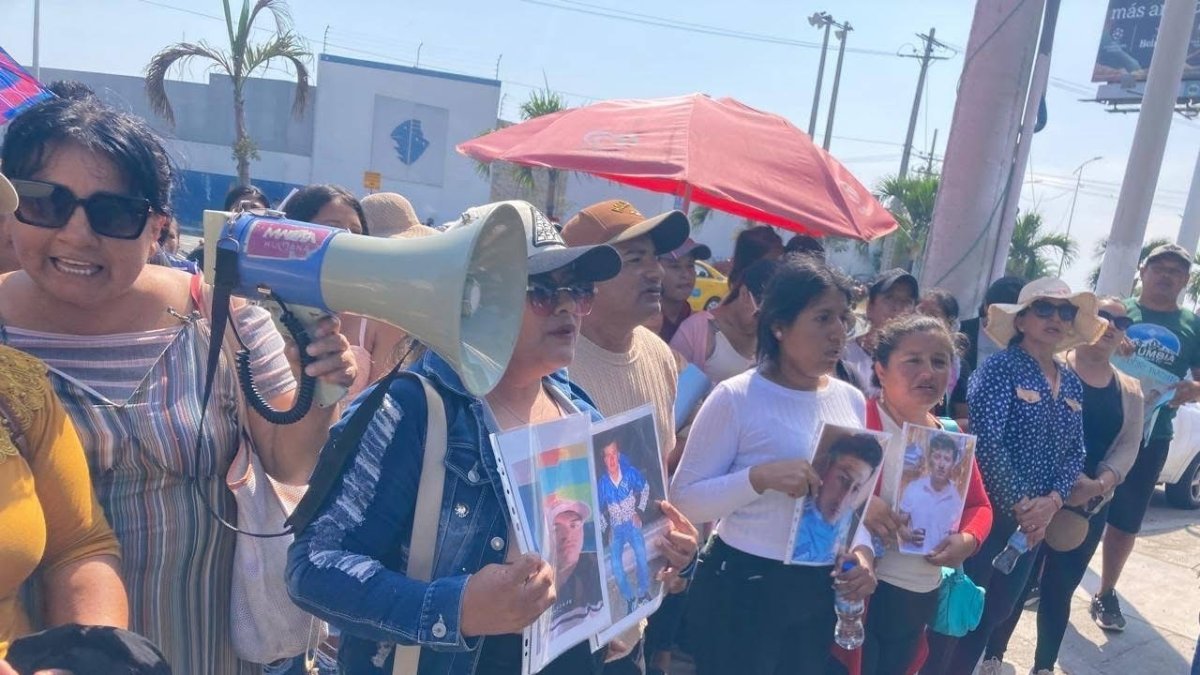 Familiares de los pescadores desaparecidos expresaron su alegría tras recibir información del grupo.