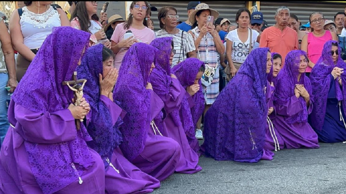 Una de las escenas de la jornada penitencial hecho por integrantes de la Parroquia Divino Niño de Mucho Lote.