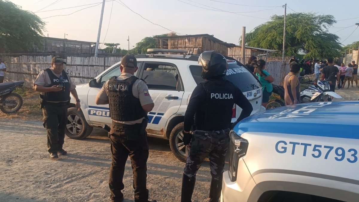 Dos sujetos en motocicleta llegaron al inmueble y atacaron a la madre y su hija, en Huaquillas.